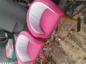 Styling Salon Seats