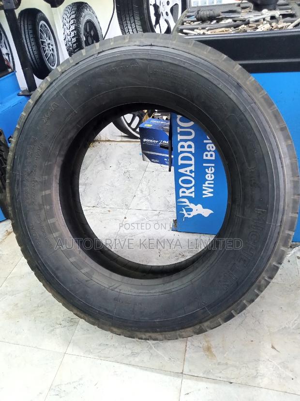 255/70r22.5 Michelin Tyre - thumbnail 2