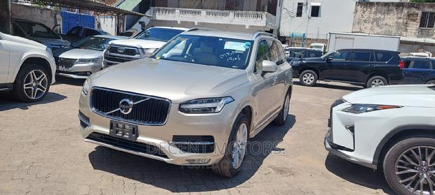 Volvo XC90 T6 Momentum AWD 2018 Silver - thumbnail 3