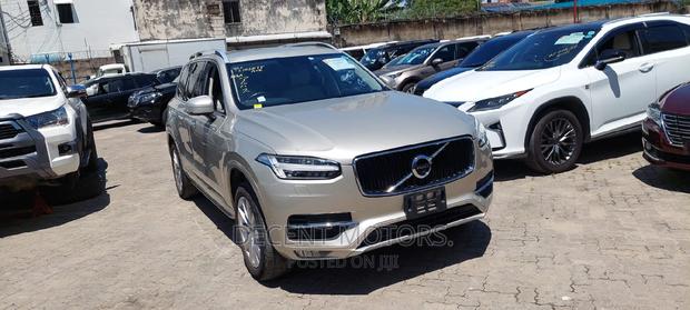 Volvo XC90 T6 Momentum AWD 2018 Silver - thumbnail 2