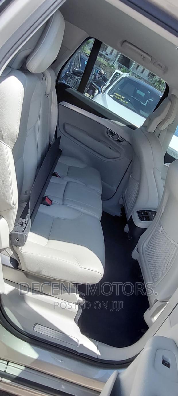 Volvo XC90 T6 Momentum AWD 2018 Silver - thumbnail 8