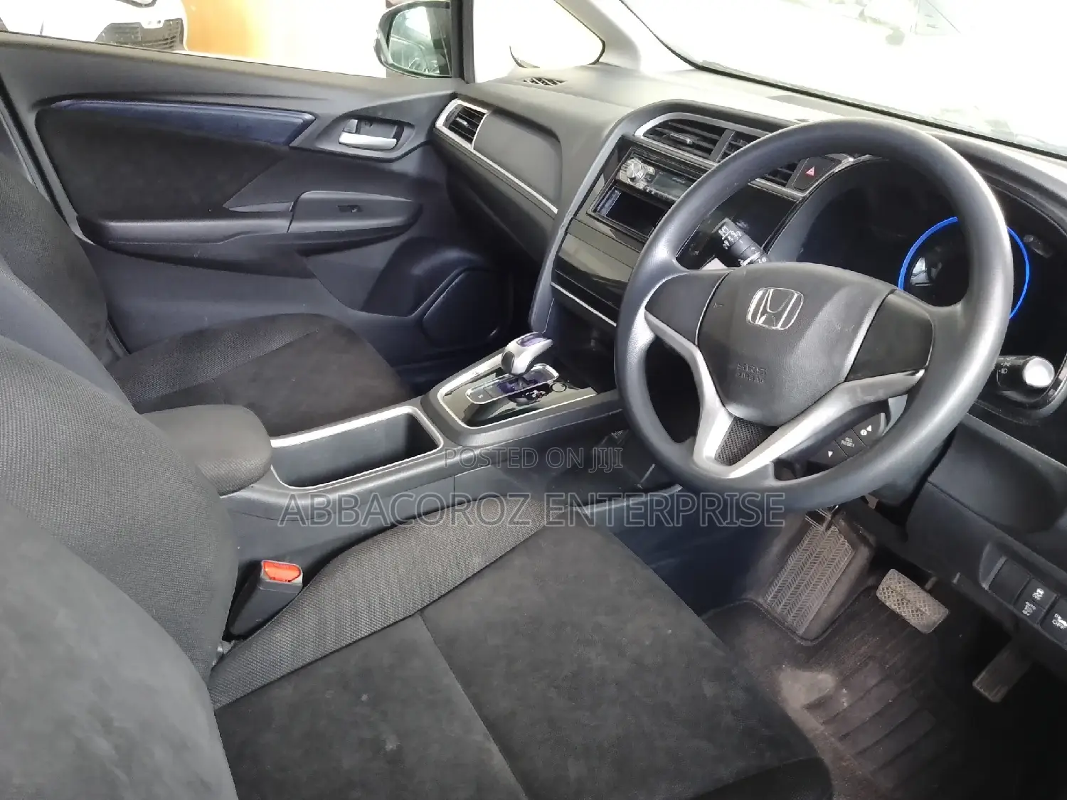 Honda Fit Shuttle 1.5 Hybrid 2WD 2016 Silver