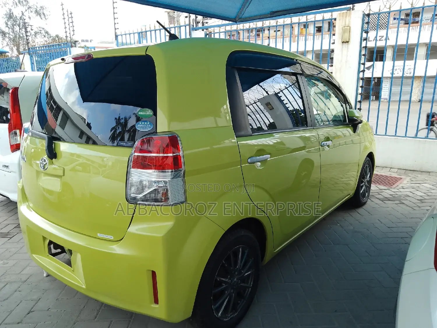 Toyota Spade 2016 Green
