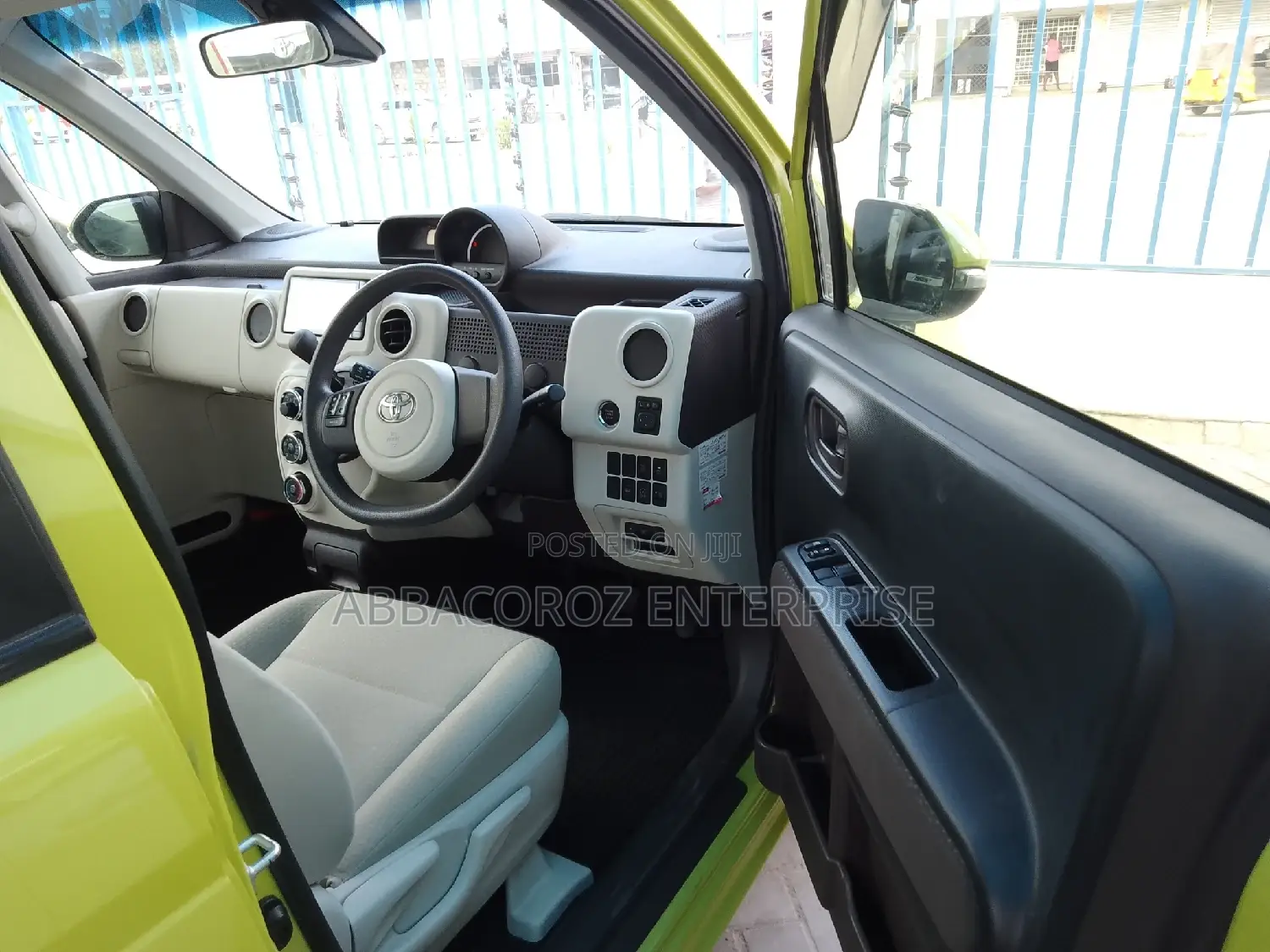 Toyota Spade 2016 Green