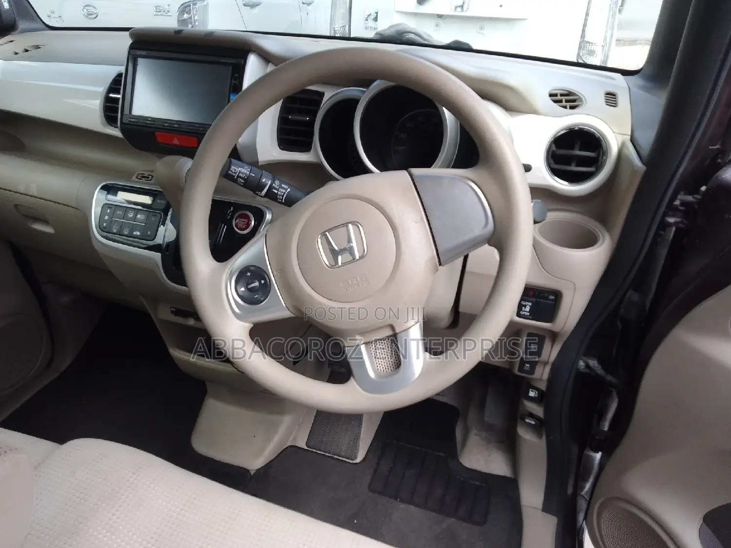 Honda N-Box 660 AWD 2016 Purple
