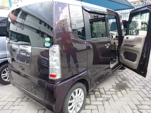 Honda N-Box 660 AWD 2016 Purple