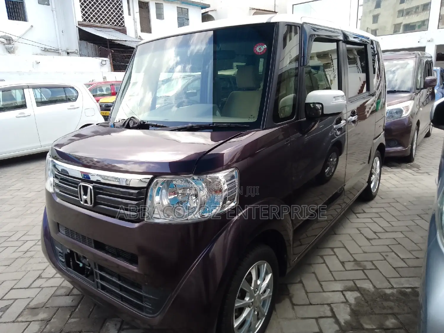 Honda N-Box 660 AWD 2016 Purple