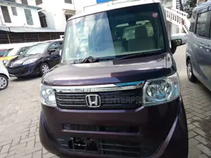 Honda N-Box 660 AWD 2016 Purple