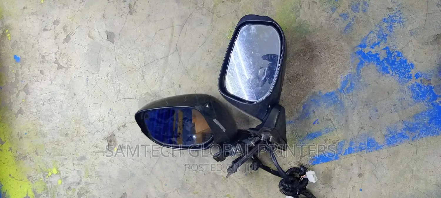 Acquirable Spade Side Mirrors**/