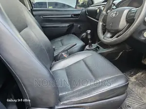 Toyota Hilux 2018 Gray
