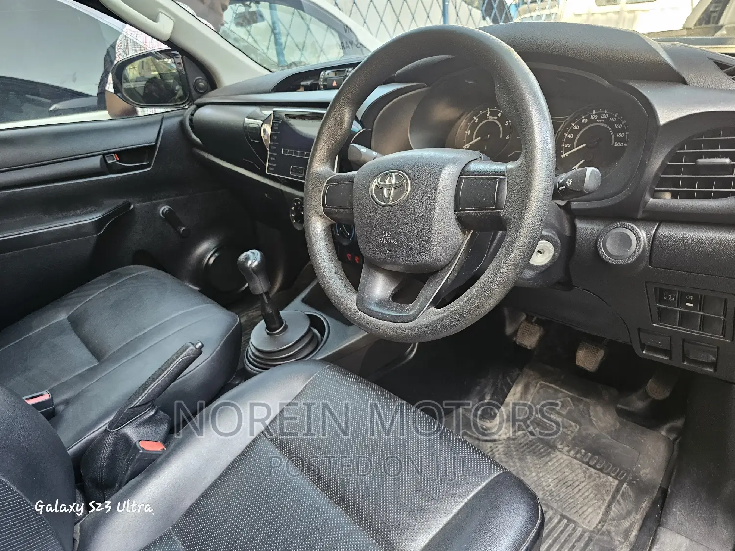 Toyota Hilux 2018 Gray