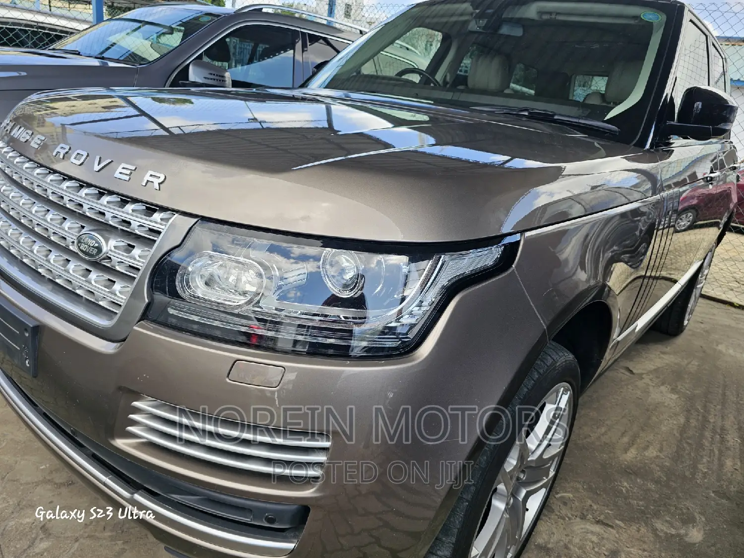 Land Rover Range Rover Vogue 2017 Gold