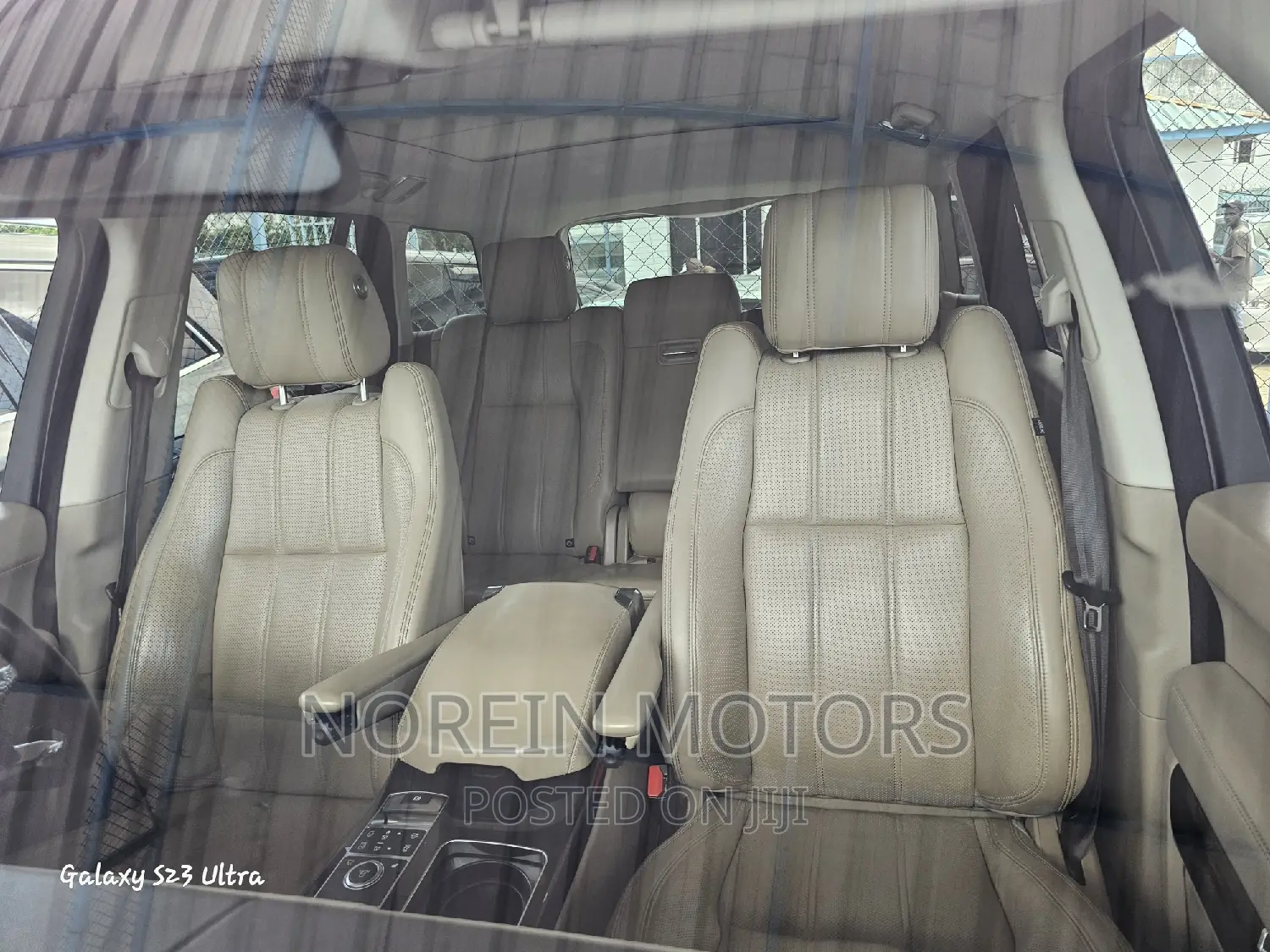 Land Rover Range Rover Vogue 2017 Gold