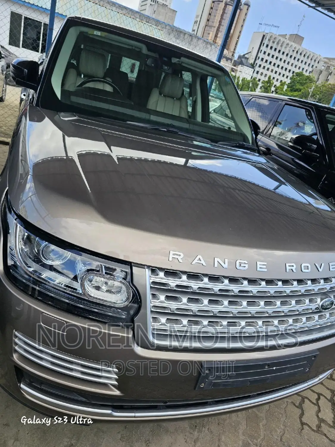 Land Rover Range Rover Vogue 2017 Gold