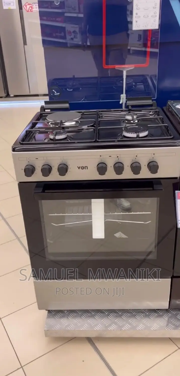 Von Hotpoint Cooker 60 X 55 3gas + 1hotplate Electric Oven