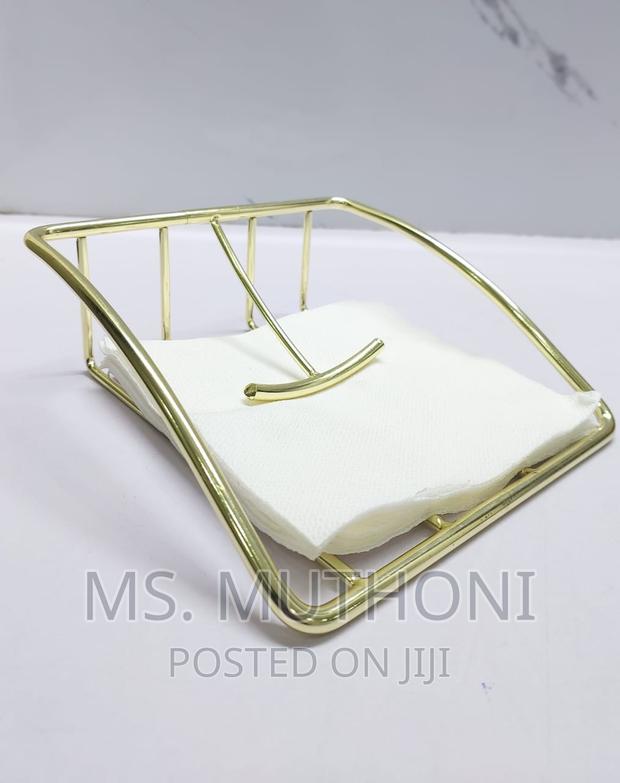Simple Square Shape Metallic Serviet Holder Gold/Black - thumbnail 2