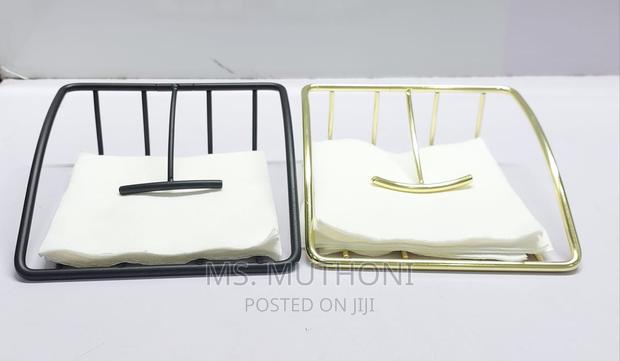 Simple Square Shape Metallic Serviet Holder Gold/Black - thumbnail 6