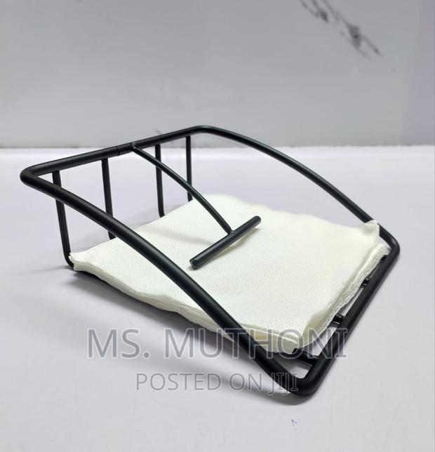 Simple Square Shape Metallic Serviet Holder Gold/Black - thumbnail 4