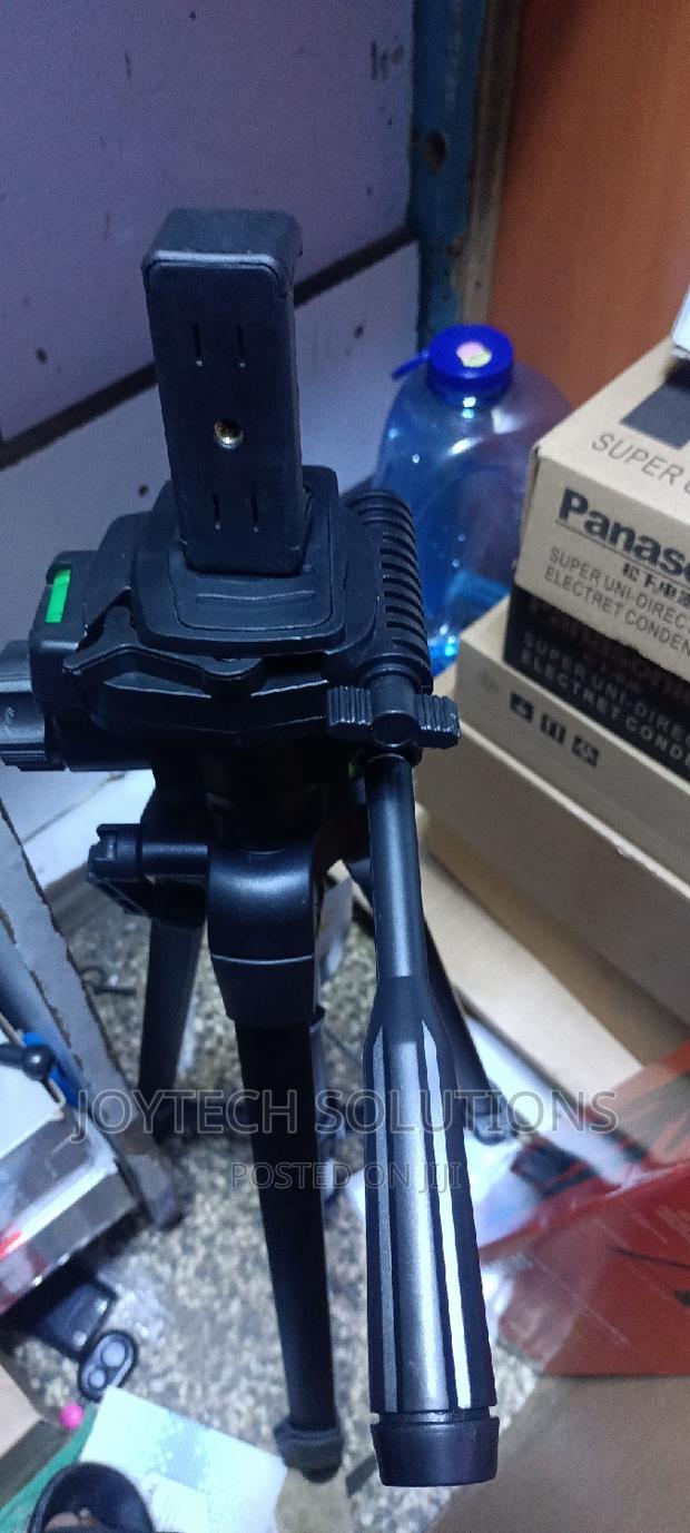 DSRL Camera Tripod - main view