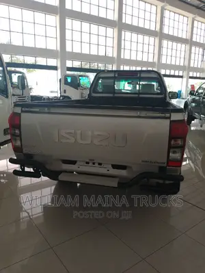 New Isuzu D-MAX 2024 Silver