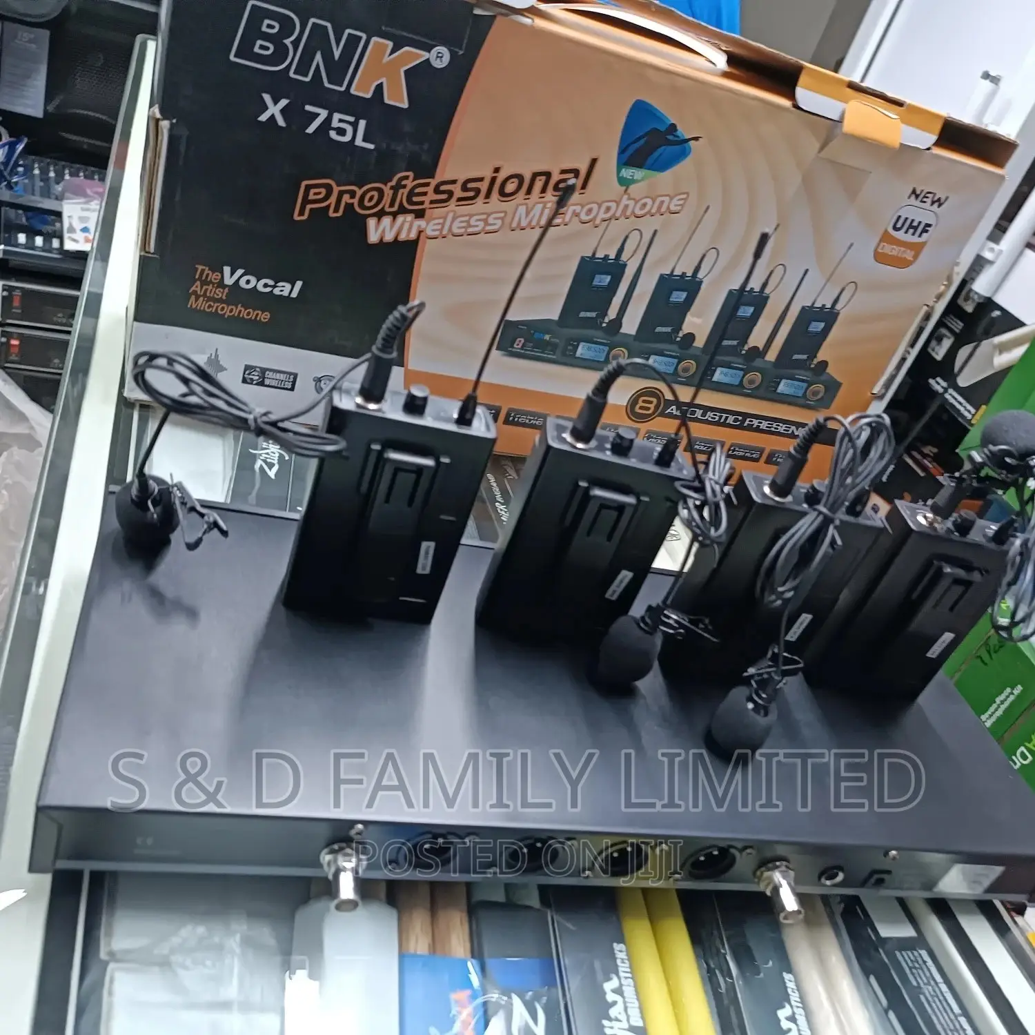 BNK X 75L Lapel Microphone 4 in 1