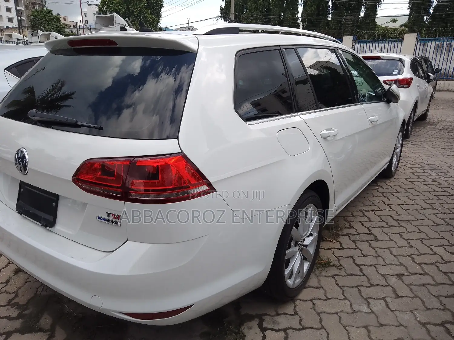 Volkswagen Golf 2016 Ivory