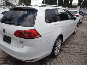 Volkswagen Golf 2016 Ivory