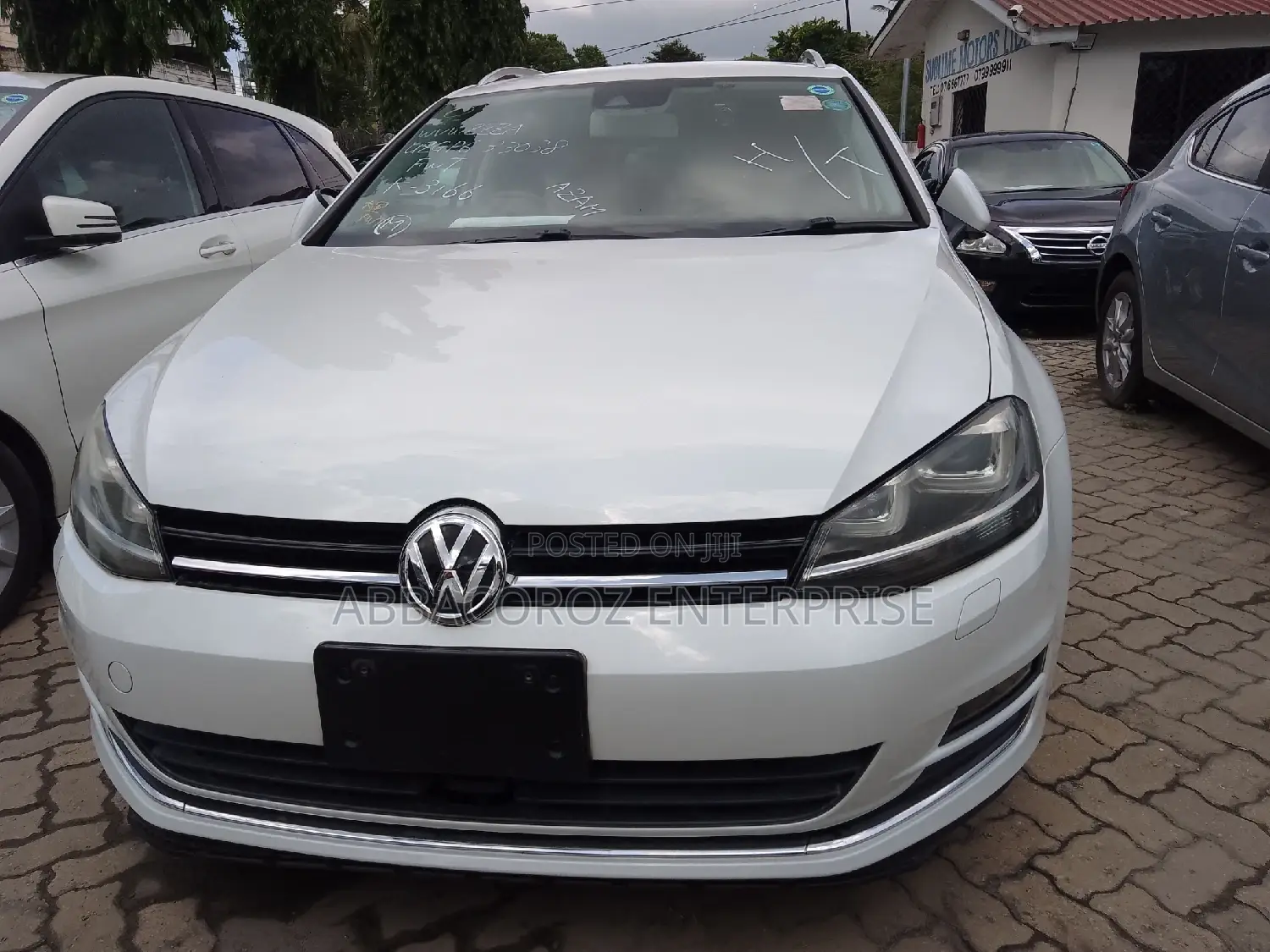 Volkswagen Golf 2016 Ivory