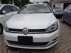 Volkswagen Golf 2016 Ivory