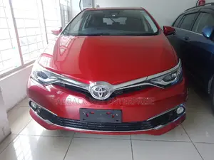 Toyota Auris 2017 Red