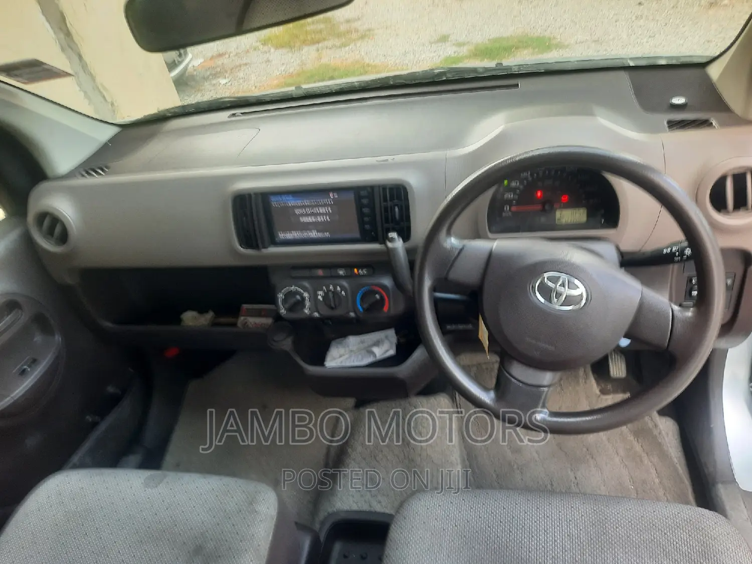 Toyota Passo 1.0 FWD 2015 Silver