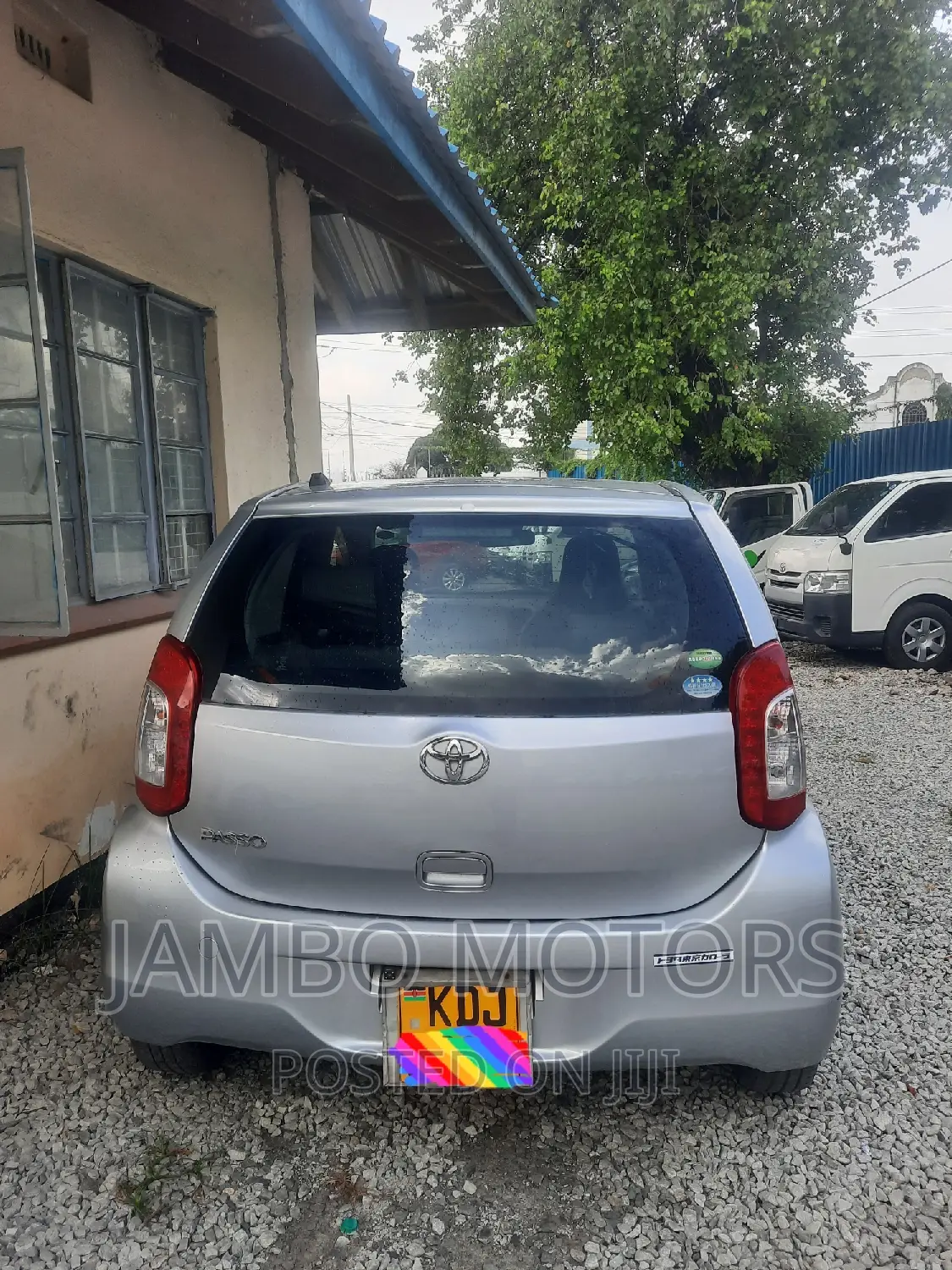 Toyota Passo 1.0 FWD 2015 Silver