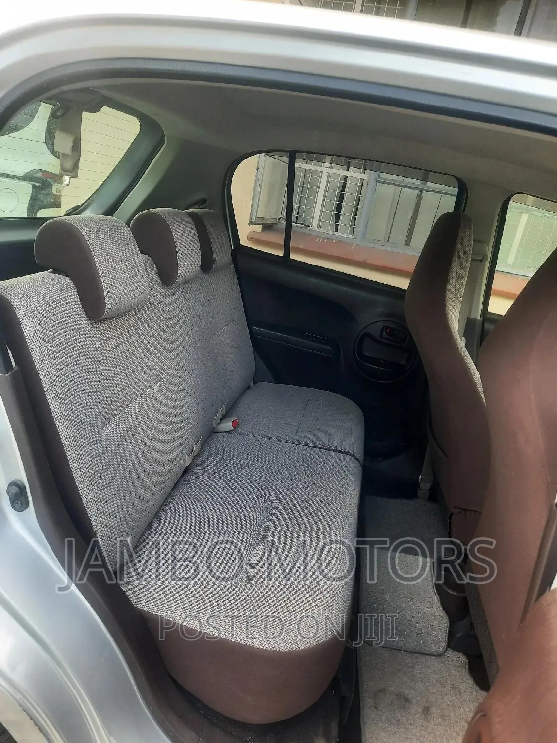 Toyota Passo 1.0 FWD 2015 Silver