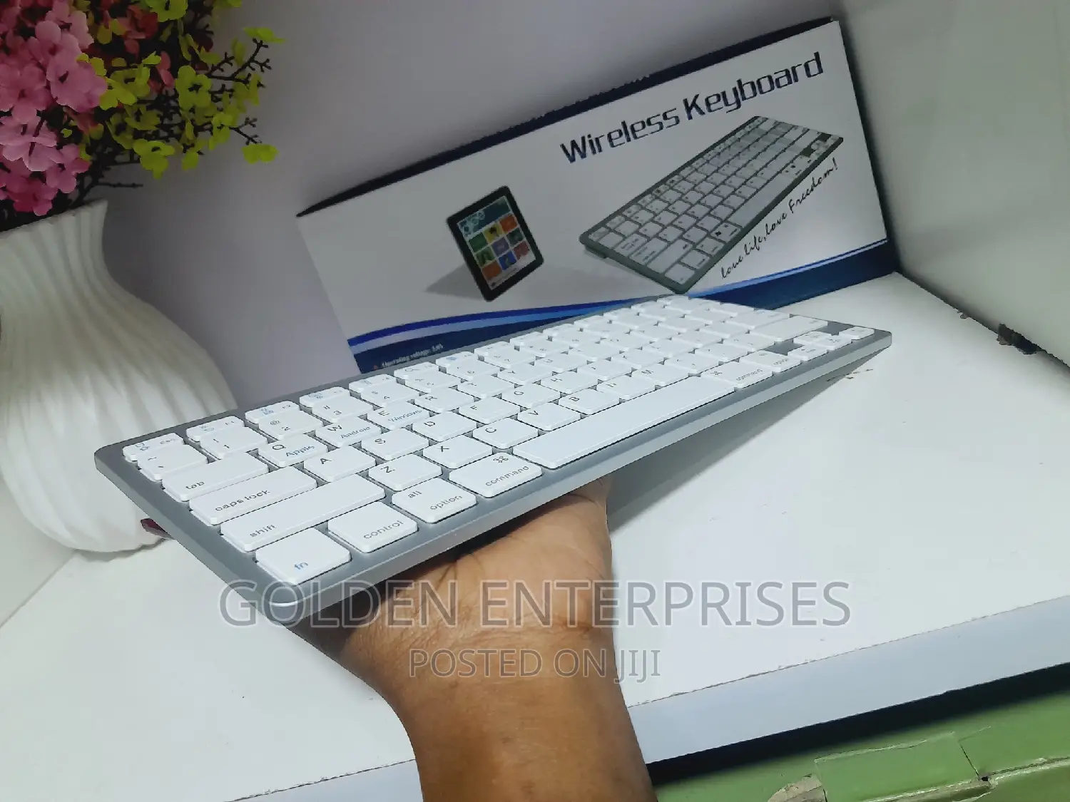 Sleek Wireless Keyboard Compatible With Tablet, Phone and PC