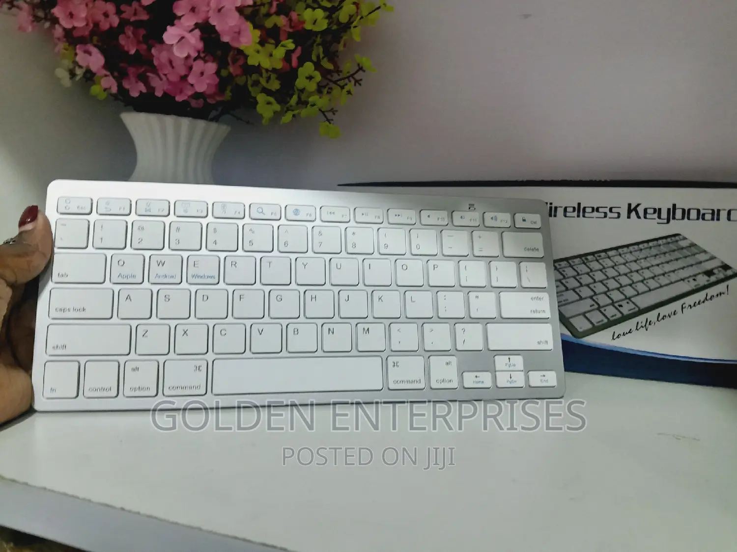 Sleek Wireless Keyboard Compatible With Tablet, Phone and PC