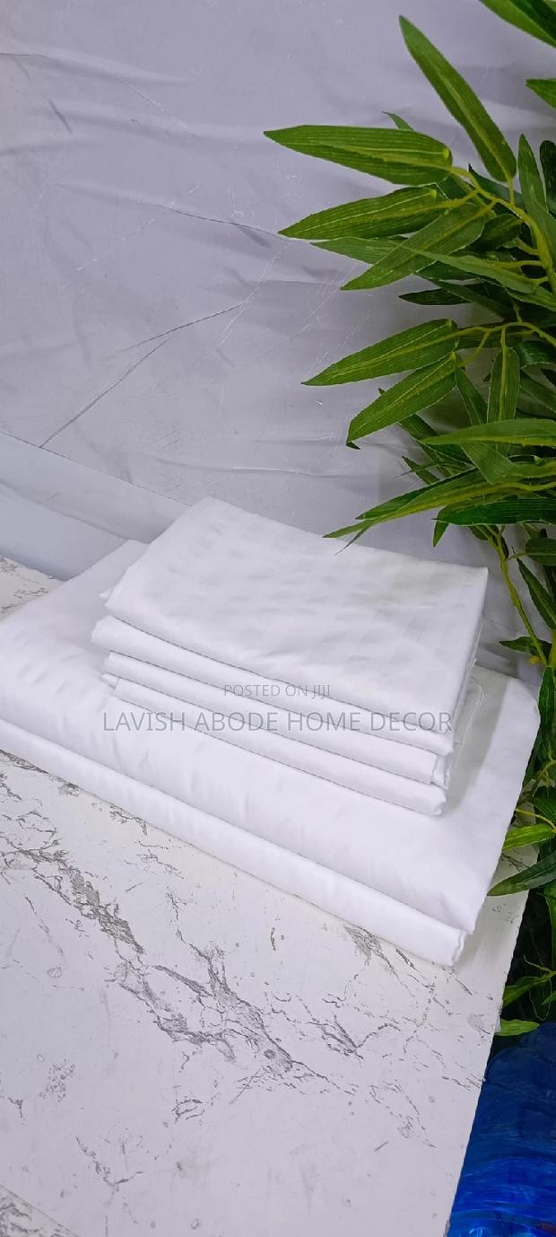 6 in 1 Cotton White Stripped Bedsheets 7 by 8