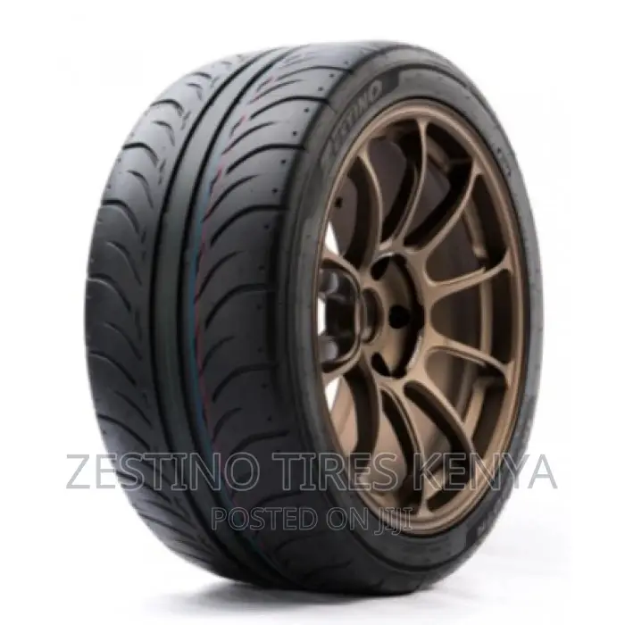 Zestino Tires 235 45 R17