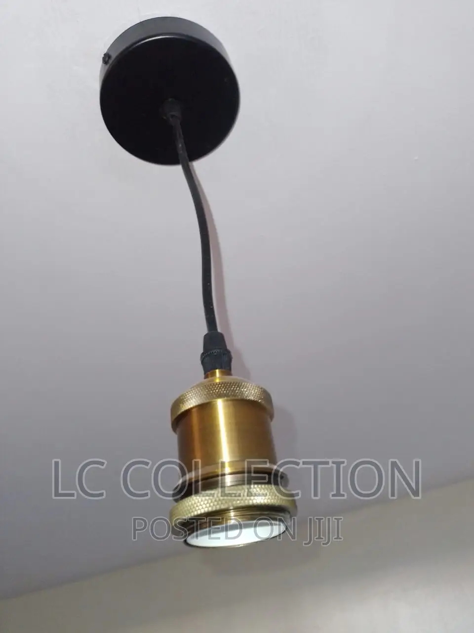 Metallic Bulb Holder