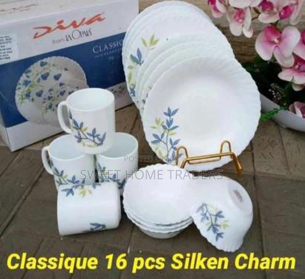 16 PCS Dinner Set Available