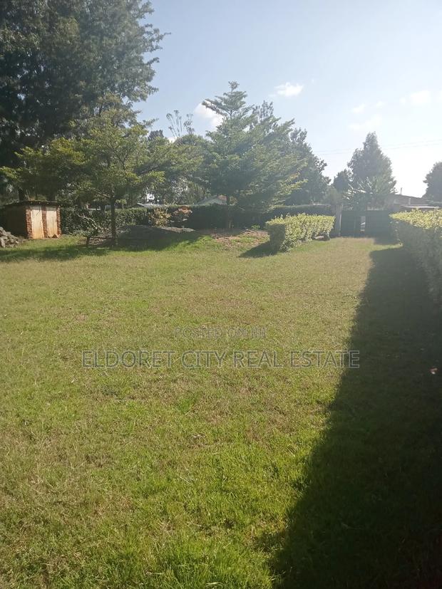 1/2 Acre Sogomo UOE With Two Bedroom House - thumbnail 2