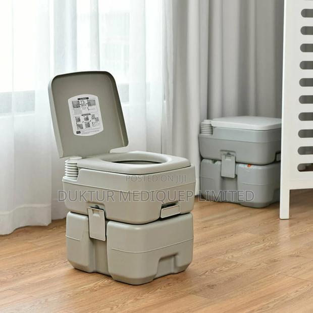 20L Camping Toilet Commode - thumbnail 7