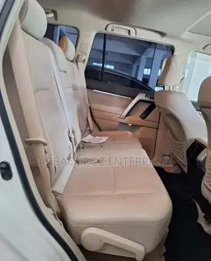 Toyota Land Cruiser Prado 2018 White