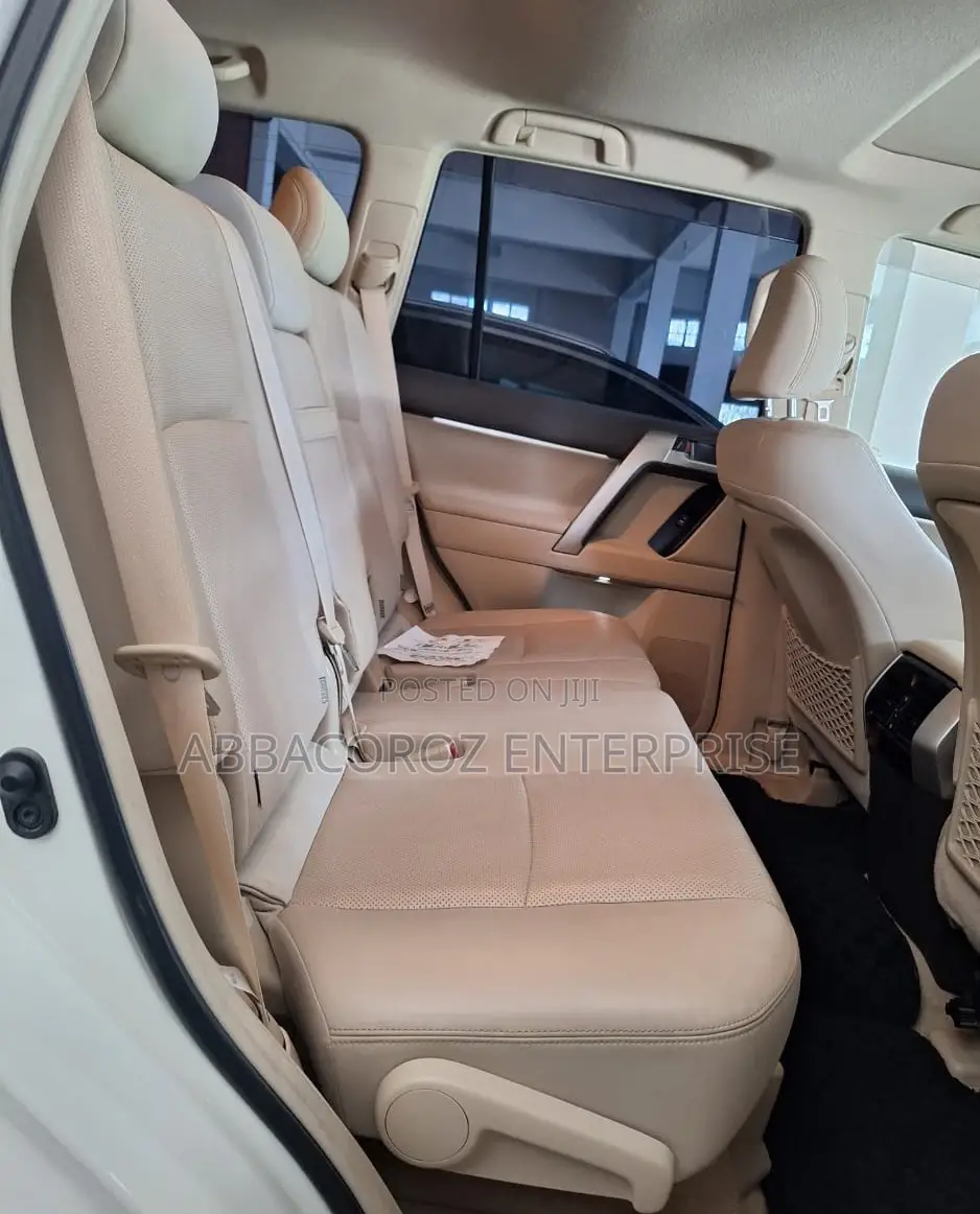 Toyota Land Cruiser Prado 2018 White