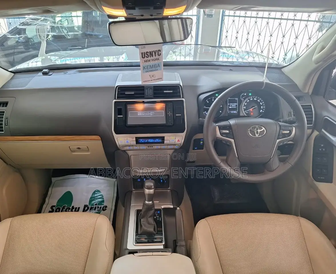Toyota Land Cruiser Prado 2018 White
