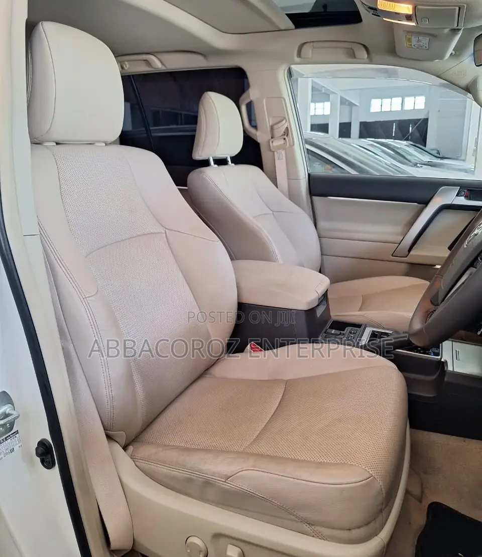 Toyota Land Cruiser Prado 2018 White