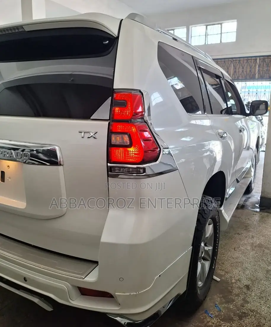 Toyota Land Cruiser Prado 2018 White