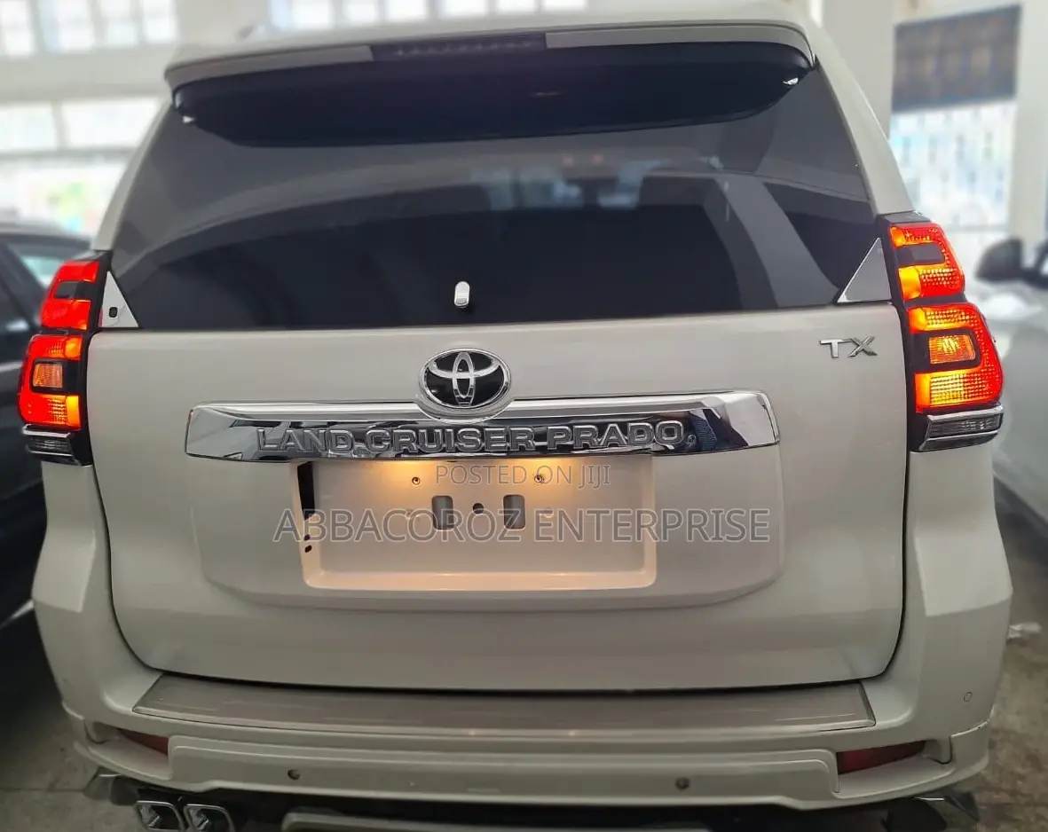 Toyota Land Cruiser Prado 2018 Off white