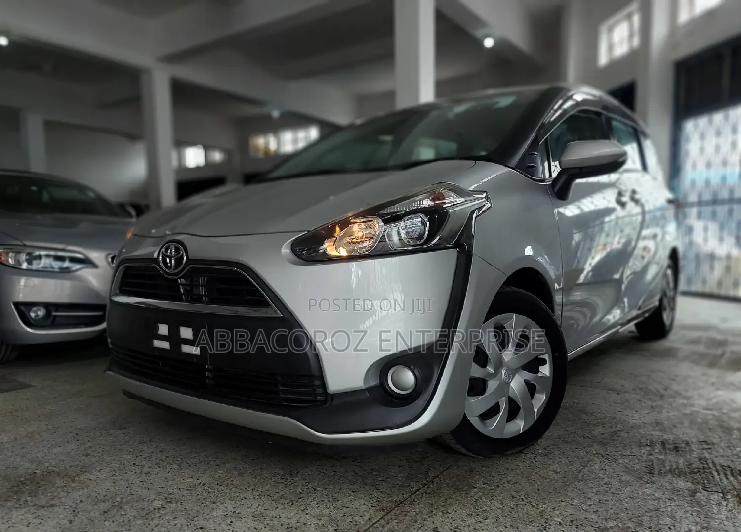 Toyota Sienta 1.5 AWD 2016 Gray