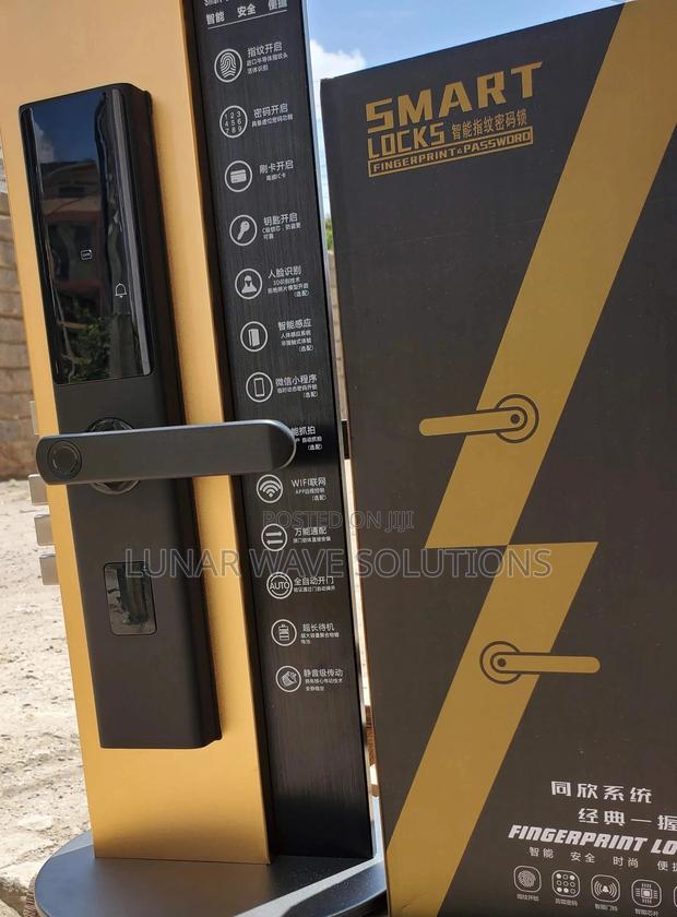 Smart Lock (App), Fingerprint, Passcode, Mechanical Key. - main view