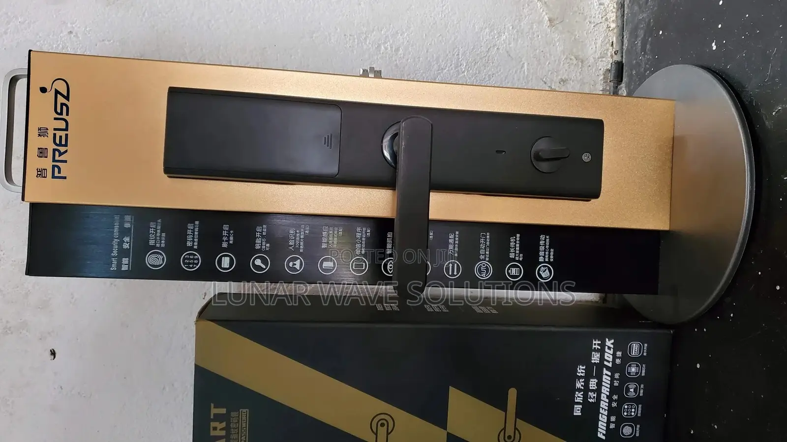 Smart Lock (App), Fingerprint, Passcode, Mechanical Key.